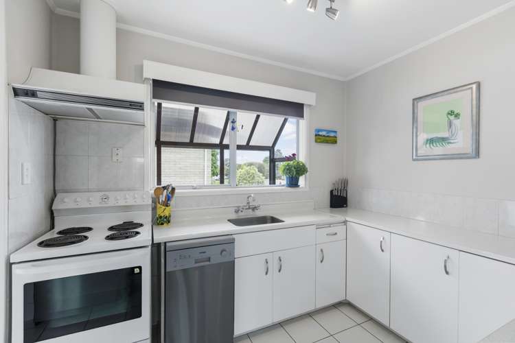 2/54 Luton Avenue Sunnyhills_8