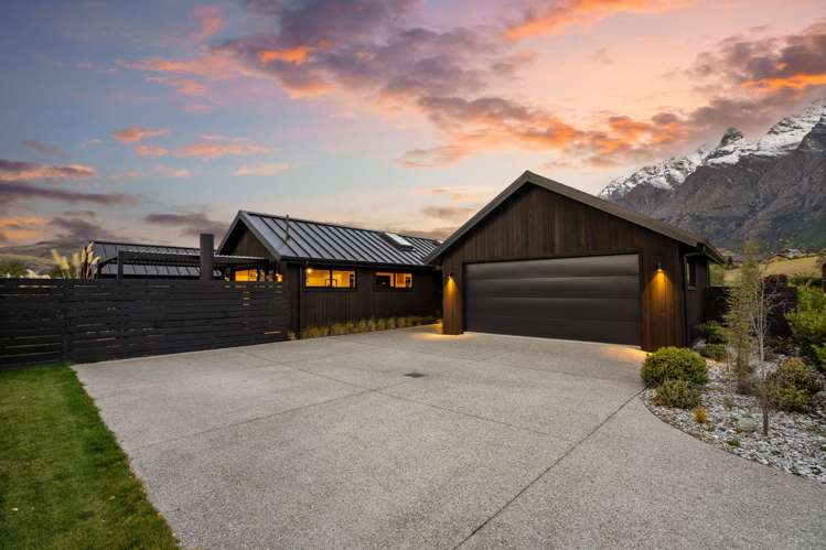 28 McAdam Drive Jacks Point_23