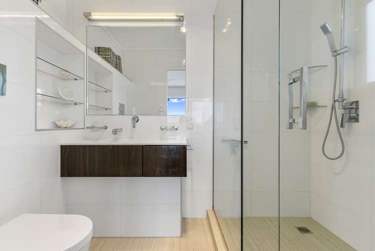 2/46 Sunset Road Unsworth Heights_15