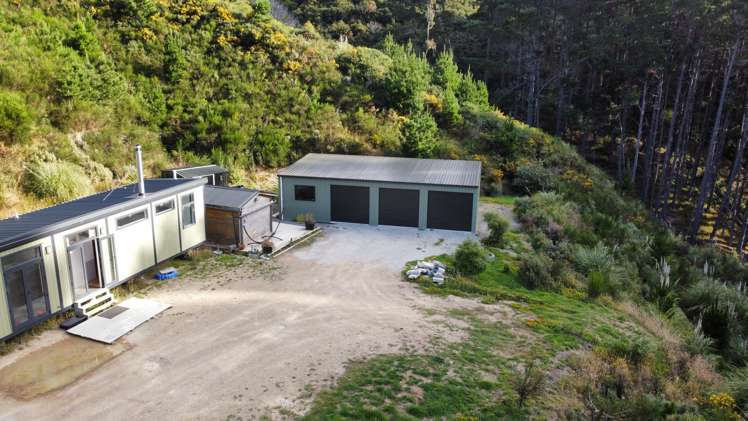 140 Makara Road Makara_6