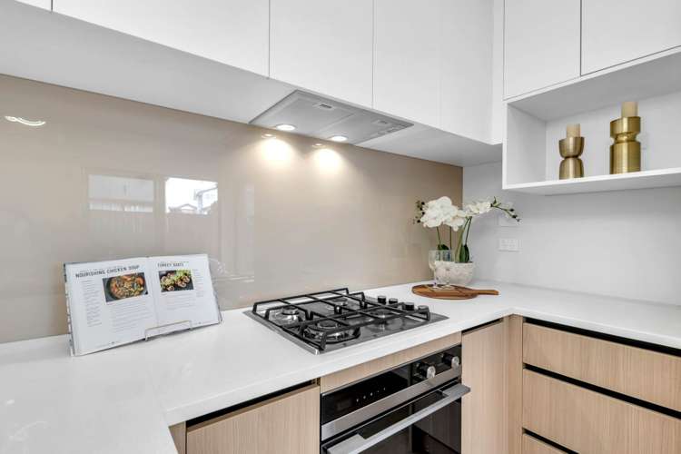 101B&D Gossamer Drive Pakuranga Heights_9