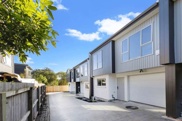 Brand New Homes on Elegant Seaside