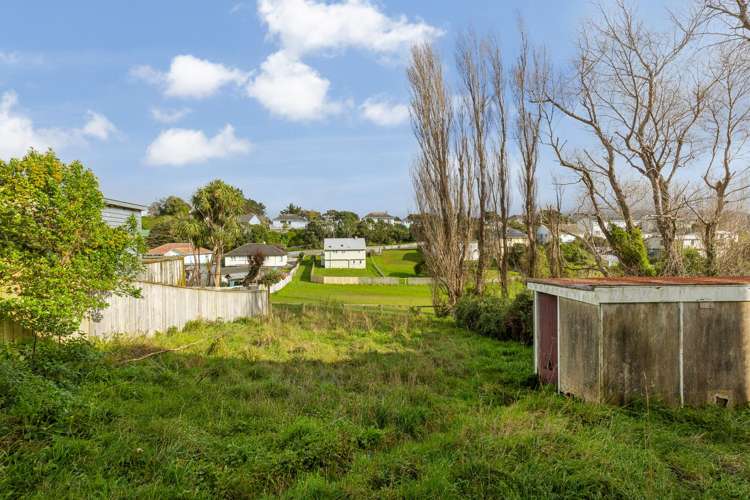 3 Lincoln Grove Cannons Creek_7