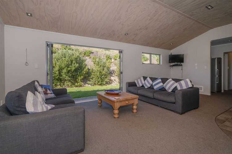 191b Pacific Ocean Slipper Island (Whakahau)_18