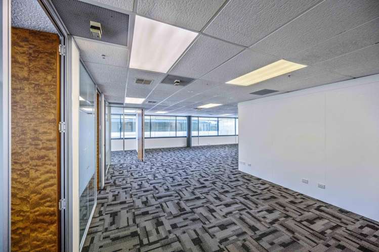 10 and 11/2B William Pickering Drive Albany_8