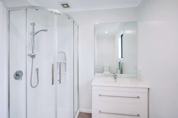 2/12 Beaumont Street Hamilton East_13