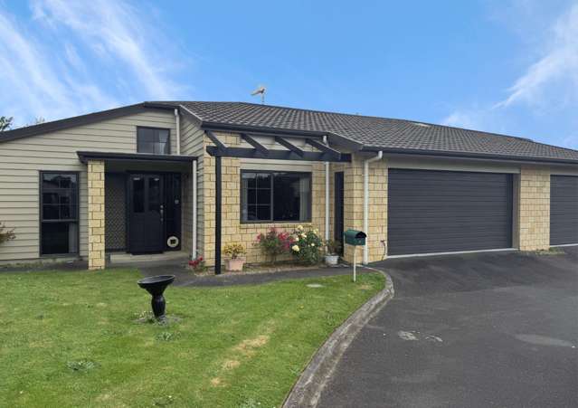 4/3 Turnbury Court 2612_1