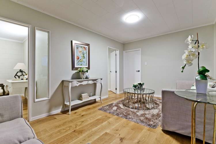 17 Valerie Crescent Okura_13