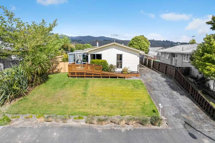 44 California Drive Totara Park_32