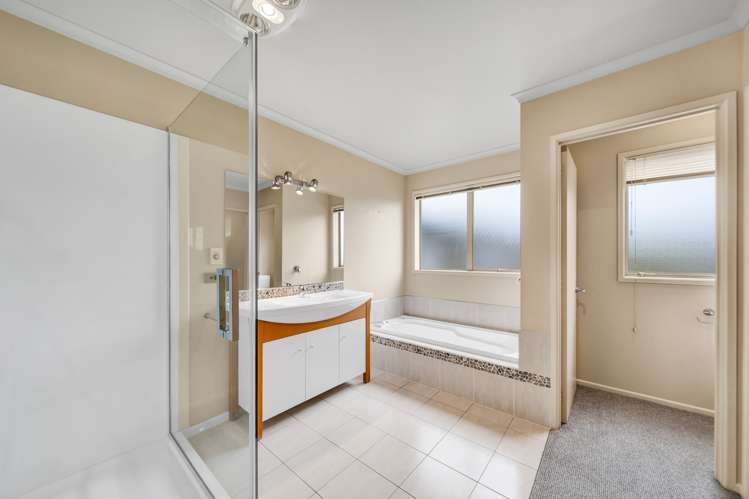 2 Orlando Close Frankleigh Park_22