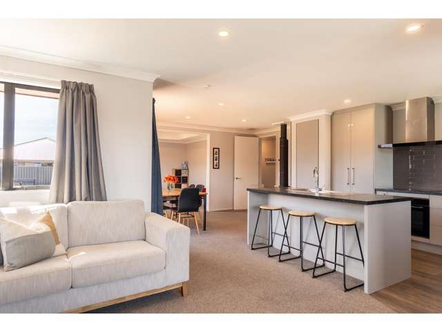 27 Lakeland Avenue Twizel_2