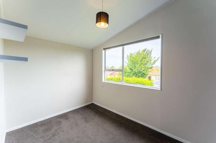 2/23 Baker Street West End_9