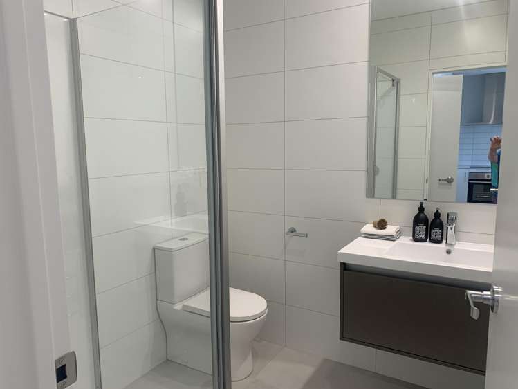 2/18 PARAONE CRESCENT "WAIATA SHORES" Takanini_23