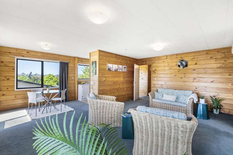 1/8 Camilla Grove Totara Vale_30