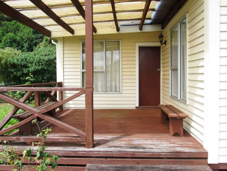 1 Ross Street Reefton_16