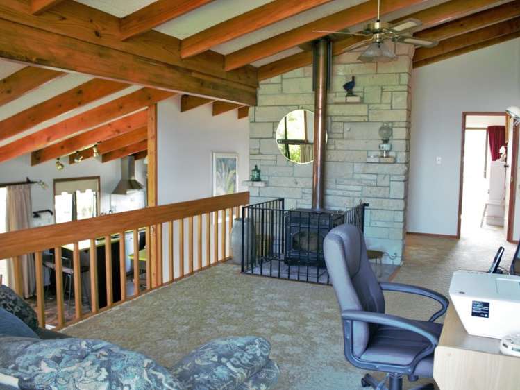 439 Fergusson Drive Thames_17