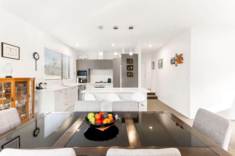 2/13a Easter Parade Glen Eden_17