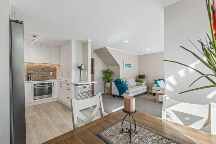 15/61a Birkdale Road Birkdale_8