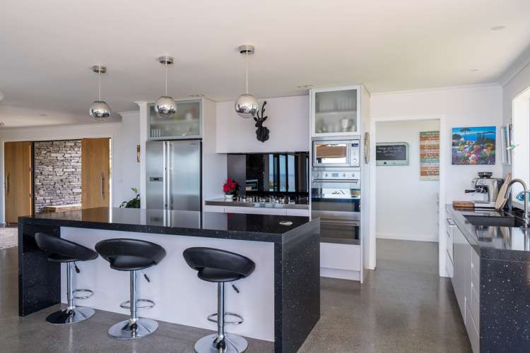 64 Onekainga Rise (Pvt) Whananaki_7