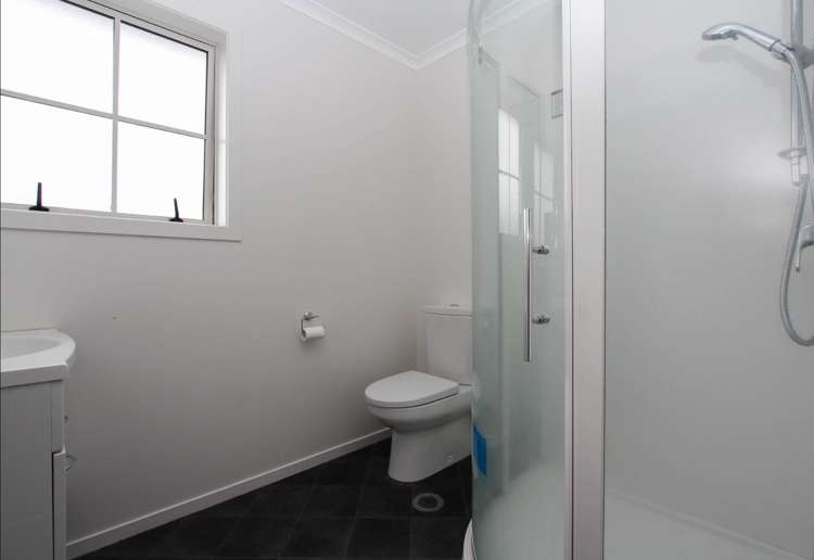 33 Chiefs Court Hamilton East_3