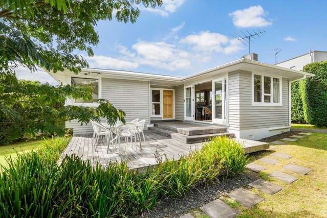 SUNNY 3 BEDROOM HOME