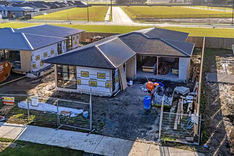 61 Whitehorn Drive_1