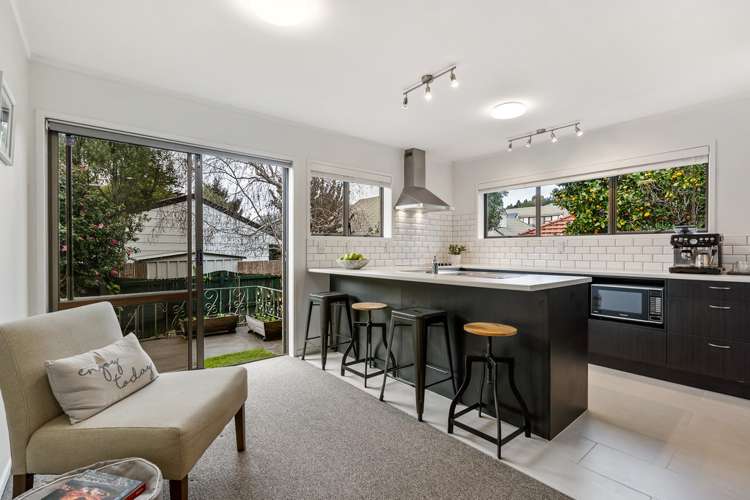 2/16 Manse Road Pahurehure_7