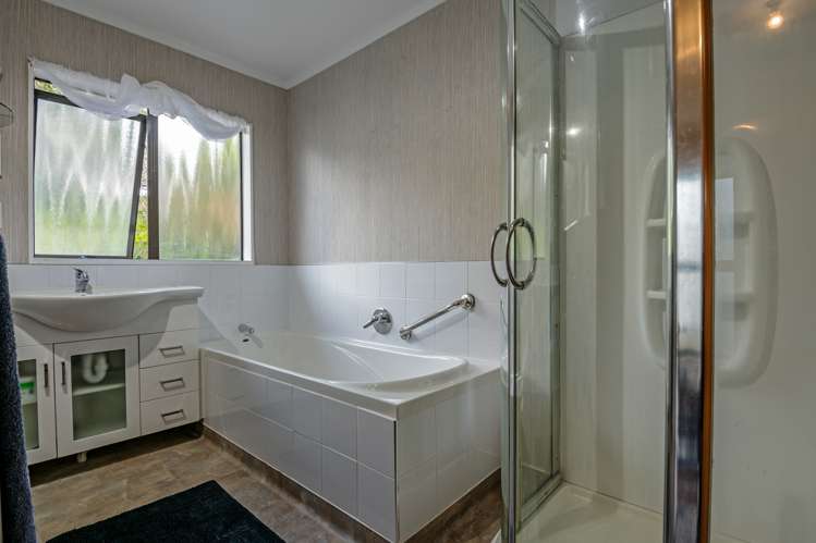 26 The Bush Track Aokautere_12