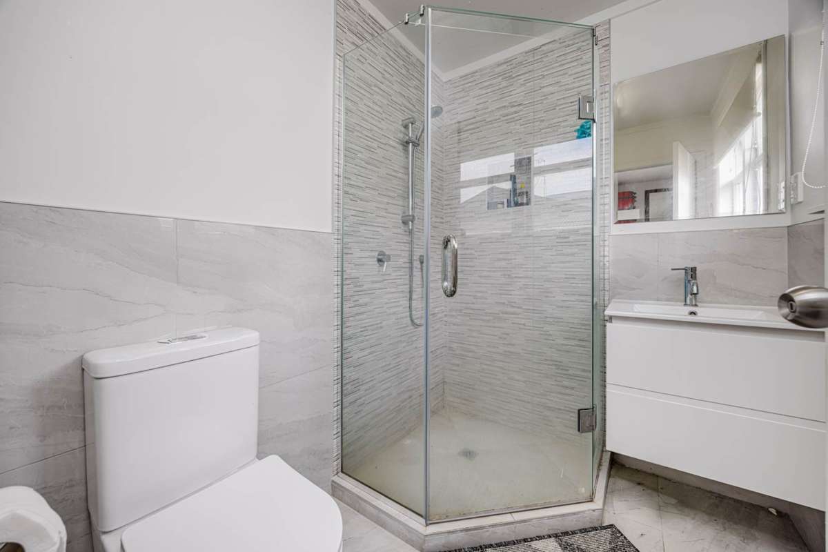 128 & 128A Wyllie Road_2