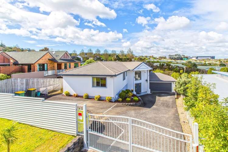 8 Baulcomb Parade Windsor Park_23