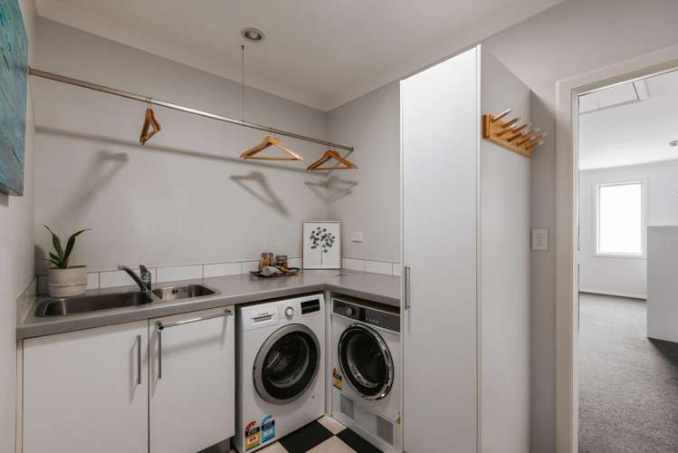 40 Broadwater Close Pyes Pa_46