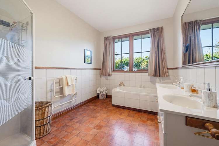 1402 North Eyre Road West Eyreton_16