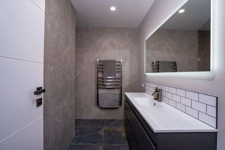 336 Lake Terrace Two Mile Bay_27