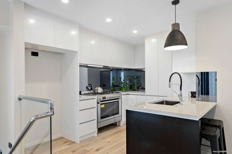 16a Eaton Road Hillsborough_11