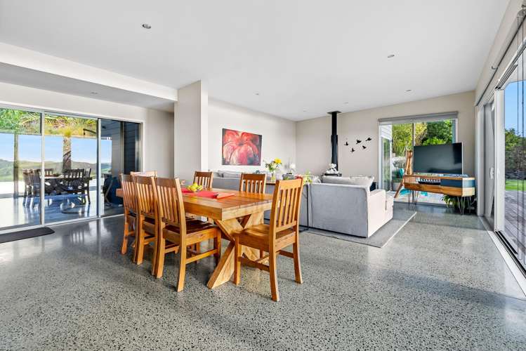 37 Pa Road Kaiwaka_11