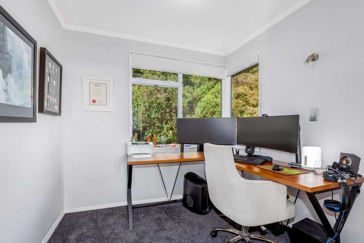 6 Iona Place Papakowhai_32