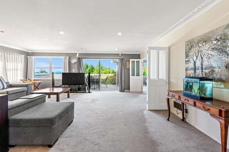 18 Paisley Street Mellons Bay_13