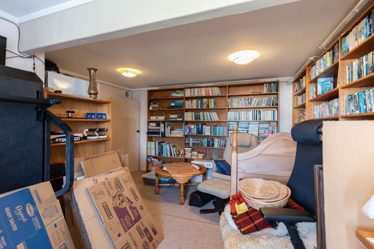 64 Fyvie Avenue Tawa_11