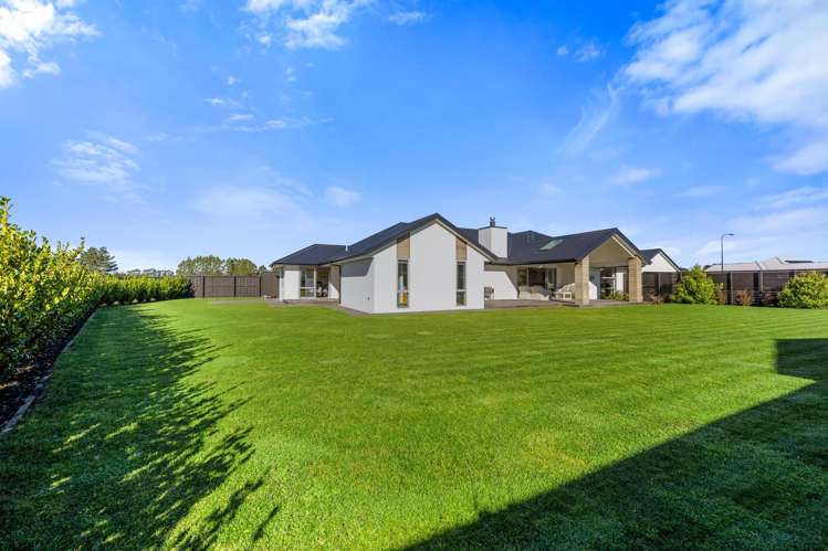 5 Coopworth Mews West Melton_34
