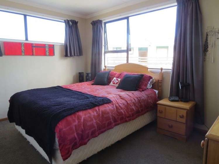 11 Russell Street Winton_3