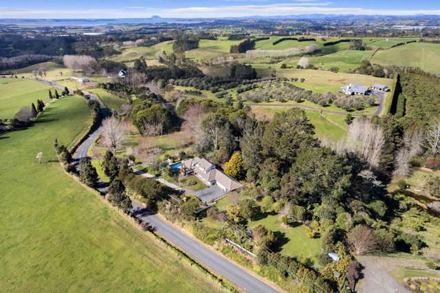 Stunning Home with Grazing and Privacy