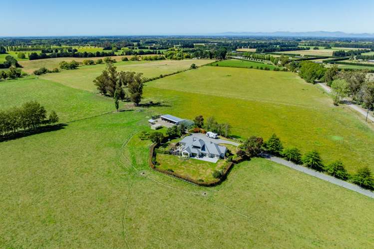 132 Round Hill Road_1