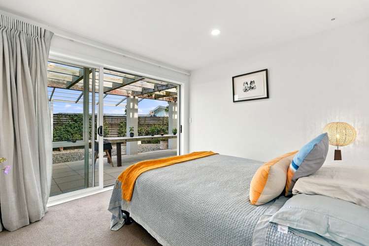 33 Lax Crescent Leigh_41
