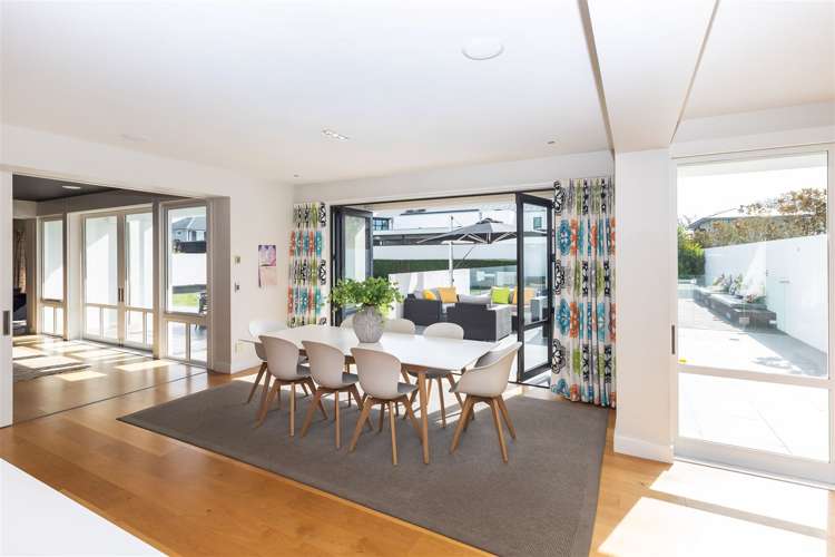 3 Helmores Lane Merivale_11