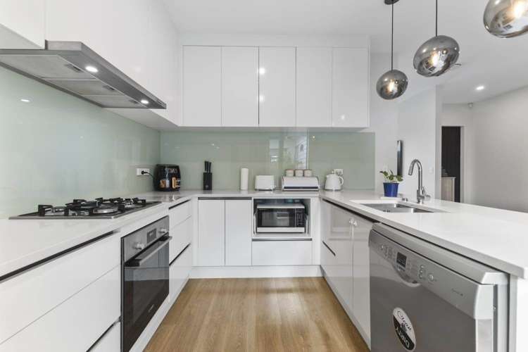 8 Koroheke Road Takanini_10