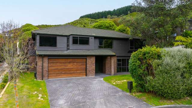 Spacious Four Bedroom Forever Home In Redwood