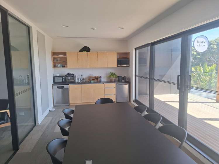 1155 South Road Oakura_5