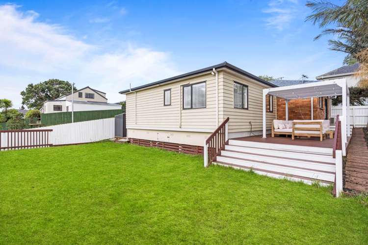 69 Rosier Road Glen Eden_18