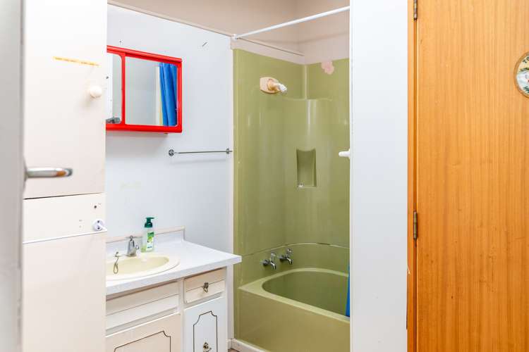 1692 East Coast Road Whakatiwai_19