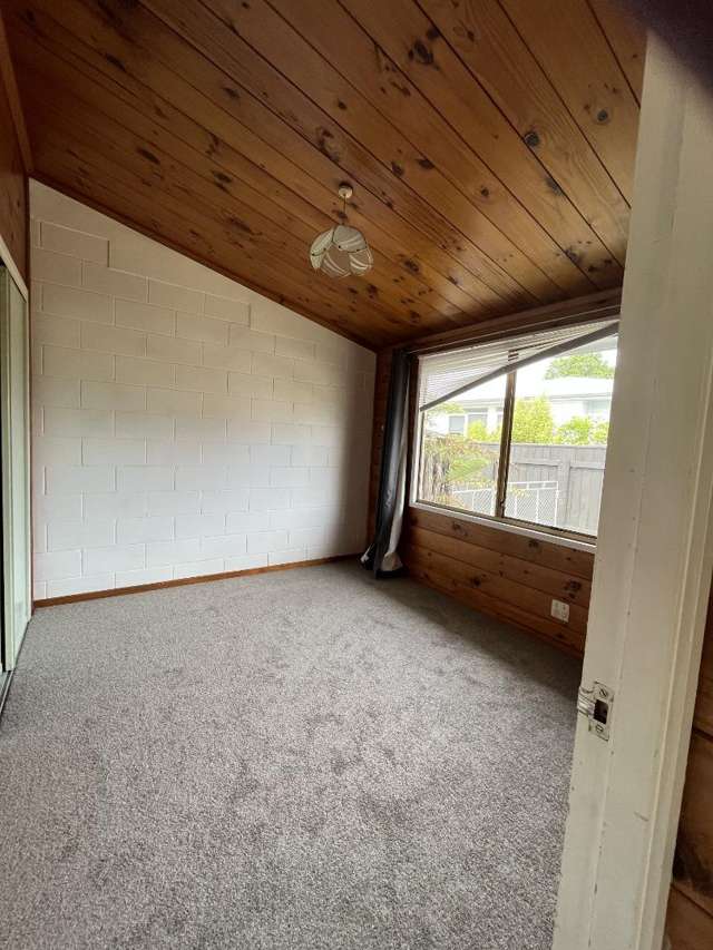 1/8 Charles Crescent 2774_4